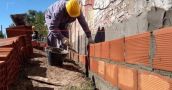Los salarios en la construcción aumentaron un 36,9% en un año y quedaron por debajo de la inflación