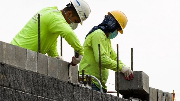 Construcción: en febrero el sueldo promedio llegó a $150.314 y tuvo una suba interanual del 103,9%