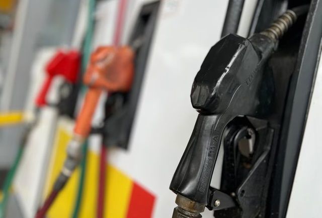 El consumo de combustibles volvió a caer en junio