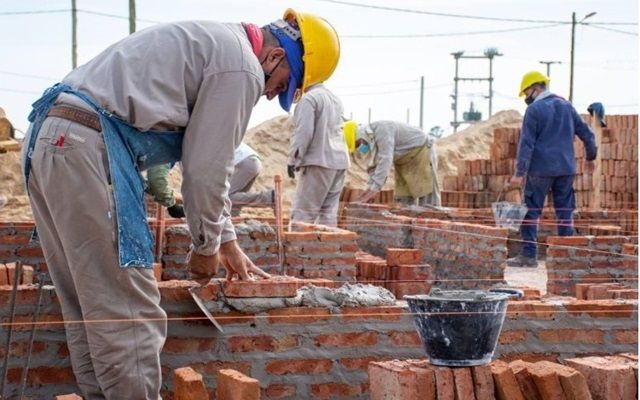 En La Rioja el empleo formal en la construcción acumula dos años y medio en caída constante