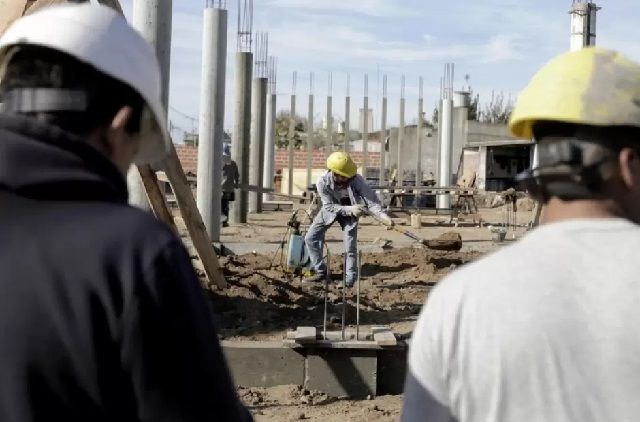 Construcción: en un año los salarios en el sector perdieron un 20,3% de su poder adquisitivo