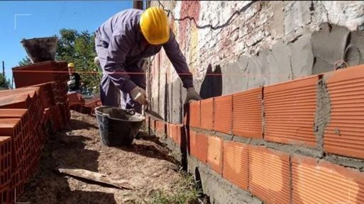 Los salarios en la construcción aumentaron un 36,9% en un año y quedaron por debajo de la inflación