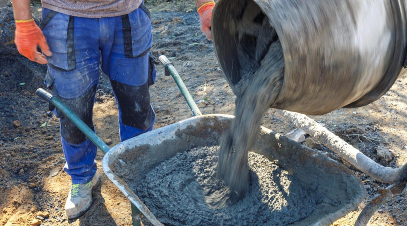 La venta de cemento en los corralones riojanos siguió disminuyendo en julio