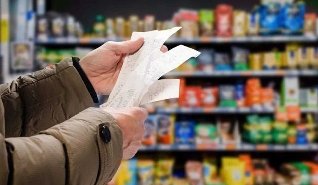El consumo real en los supermercados cayó un 14,2%