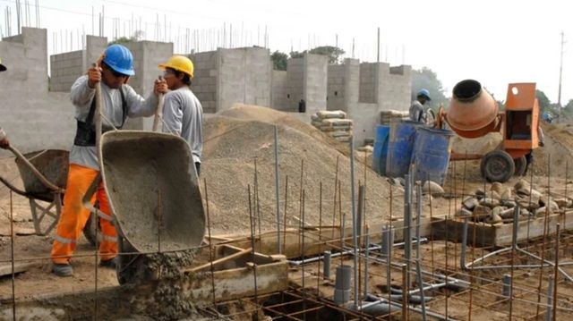El empleo formal en la construcción acumula un año y medio seguido en baja