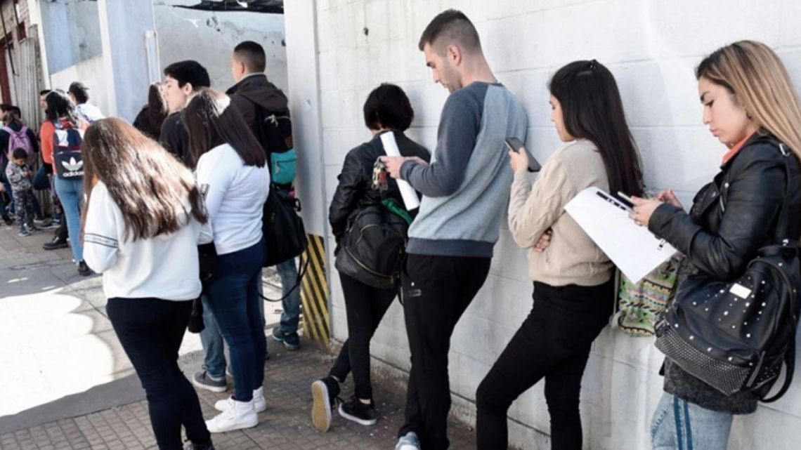 La Rioja continúa entre las ciudades del país con menor índice de desempleo