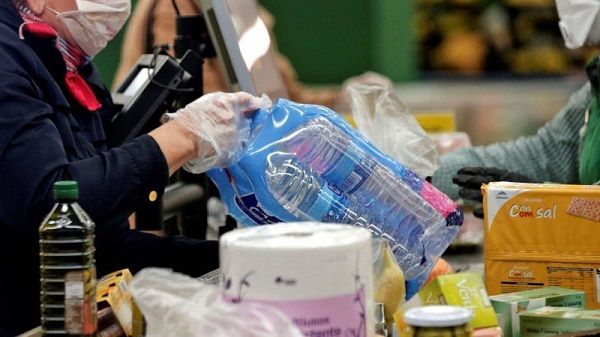 Supermercados: en un año bajó un 5,2% el consumo de bebidas no alcohólicas