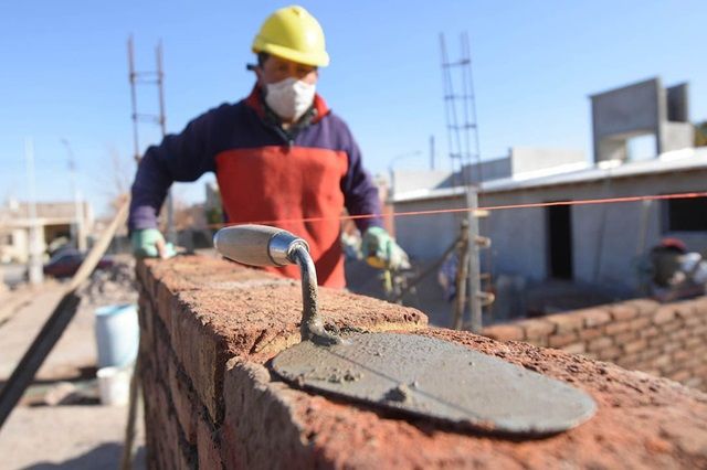 Los salarios en la construcción crecieron un 51,2% en un año y quedaron por encima de la inflación