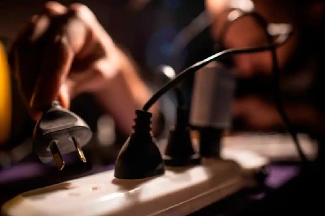 La demanda de electricidad bajó un 4% en noviembre