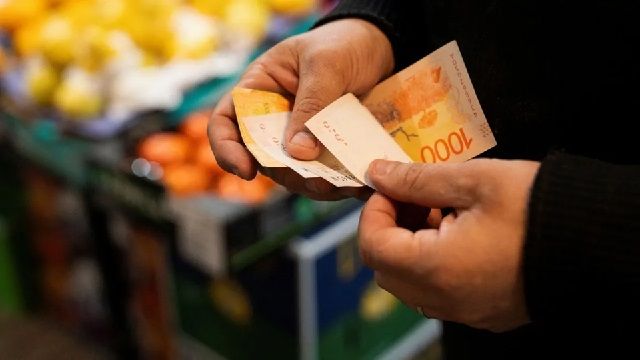 Supermercados: el consumo real se desplomó casi un 22%